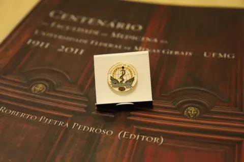 Pin Faculdade de Medicina | 2011 e 2015
